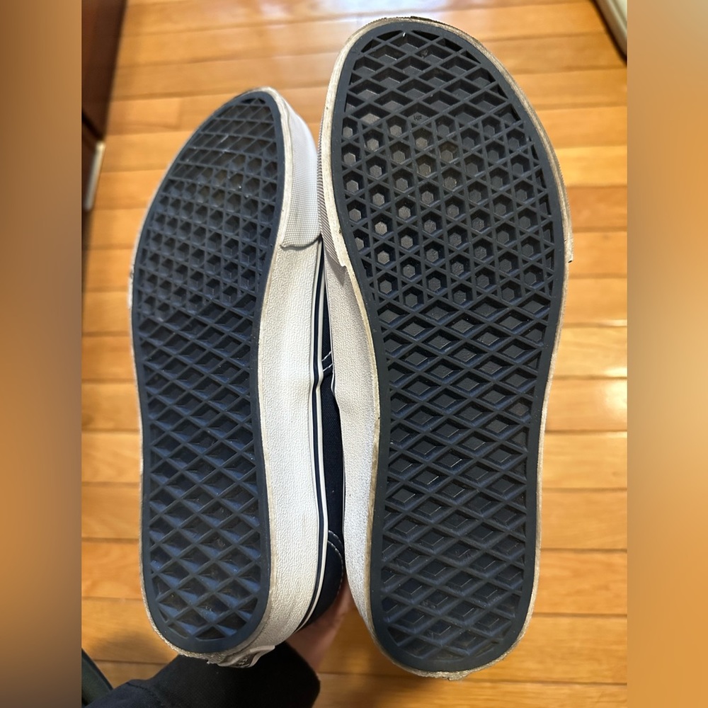 Vans - Picture 4 of 5